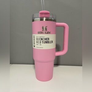 🎀Sizzling Pink 🎀 ~ New 30oz Stanley